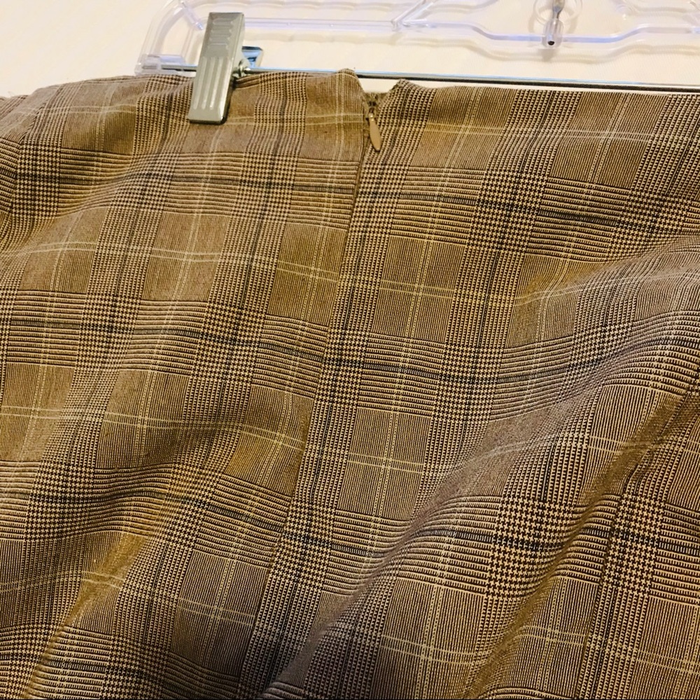 Pin-Striped Perfection - Picture 5 of 5
